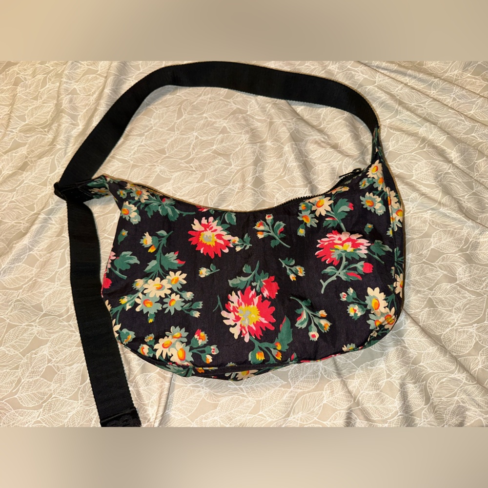 EUC Baggu Laura Ashley Medium Crescent Bag